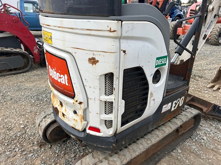 bobcat-e20-image-30
