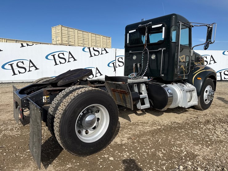 2013-peterbilt-337-image-5