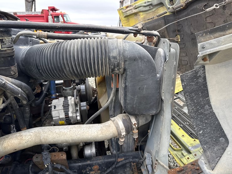 1993-ford-f700-image-45