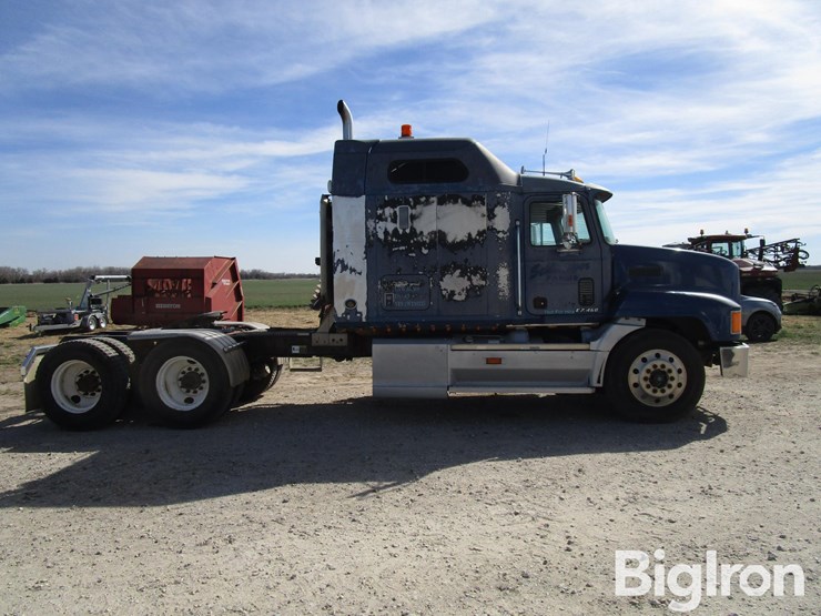 2001-mack-ch613-image-4