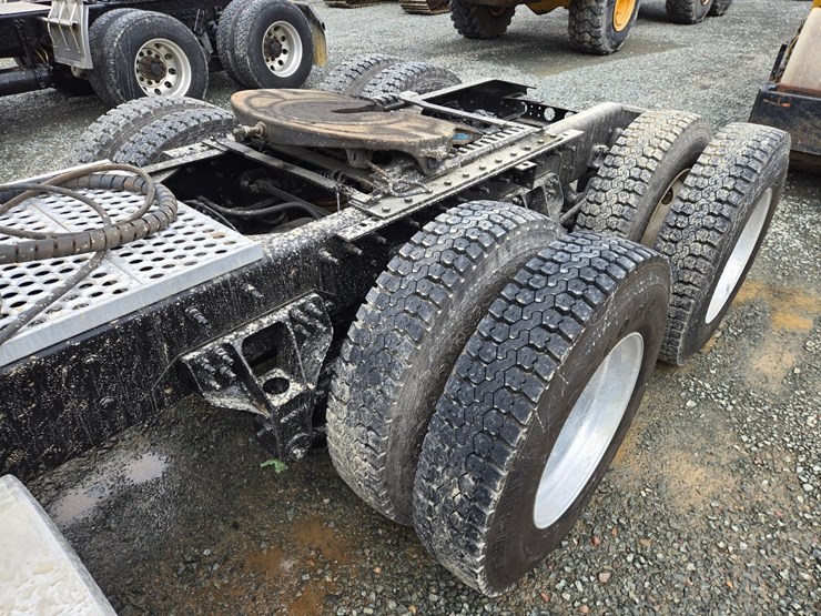 2019-international-hx620-image-24