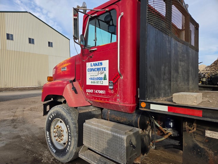 1998-international-paystar-5000-image-14