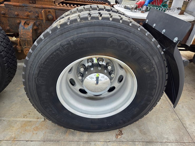 2002-peterbilt-379-image-84