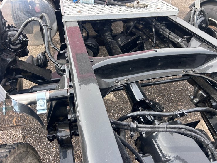 #1009-•-2012-western-star-conventional-4-sleeper-cab-truck-tractor-image-29