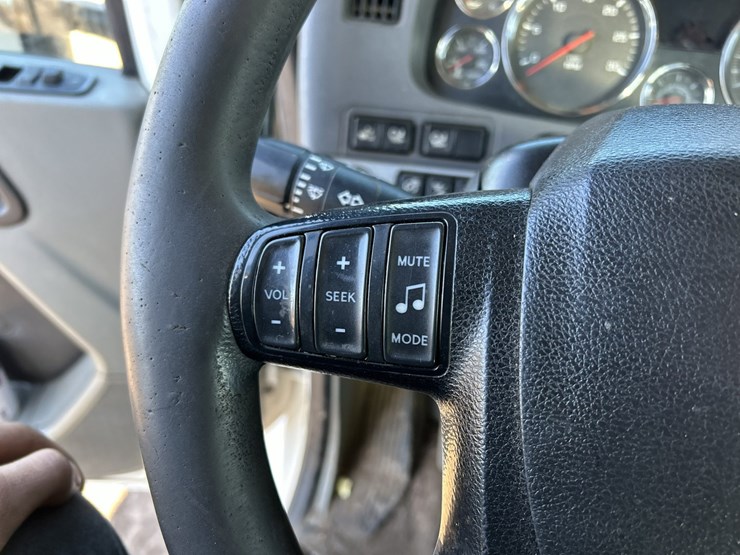 2020-kenworth-t880-image-69