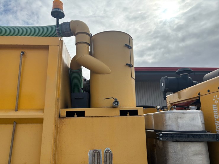 2005-gmc-t7500-image-39