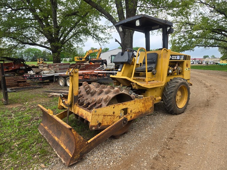 caterpillar-cp-323c-image-2