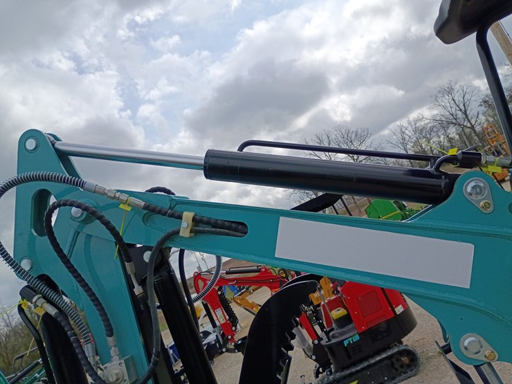 #24167-•-2025-diesel-digmaster-dm200-mini-excavator-image-29