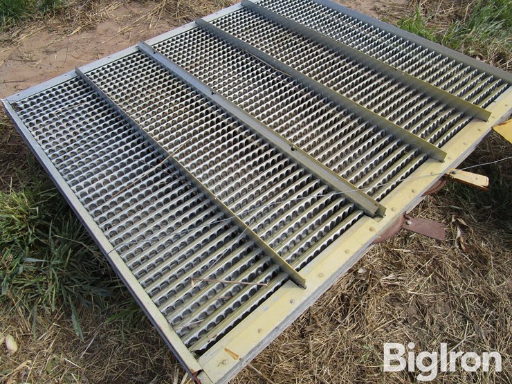 new-holland-tr96-image-10