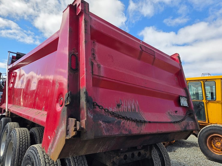 2005-massey-ferguson-8-image-25