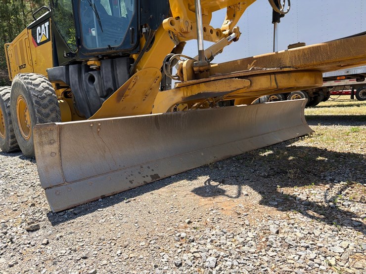 2018-caterpillar-12m3-image-24