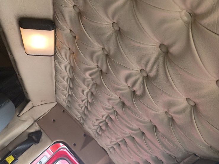 2012-massey-ferguson-8-image-58