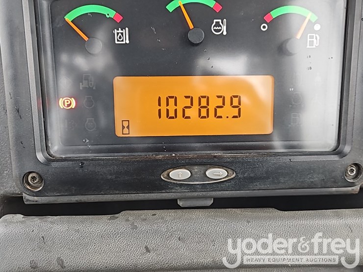 2014-caterpillar-d6k2-xl-image-37