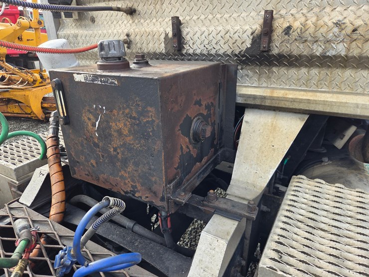 2007-massey-ferguson-8-image-22