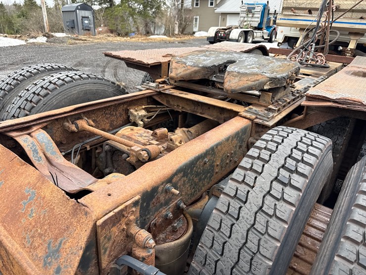 1996-mack-ch613-image-36