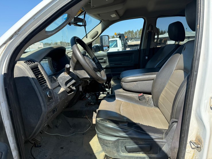 #2047-•-2012-ram-5500-heavy-duty-4x4-service-truck-image-43