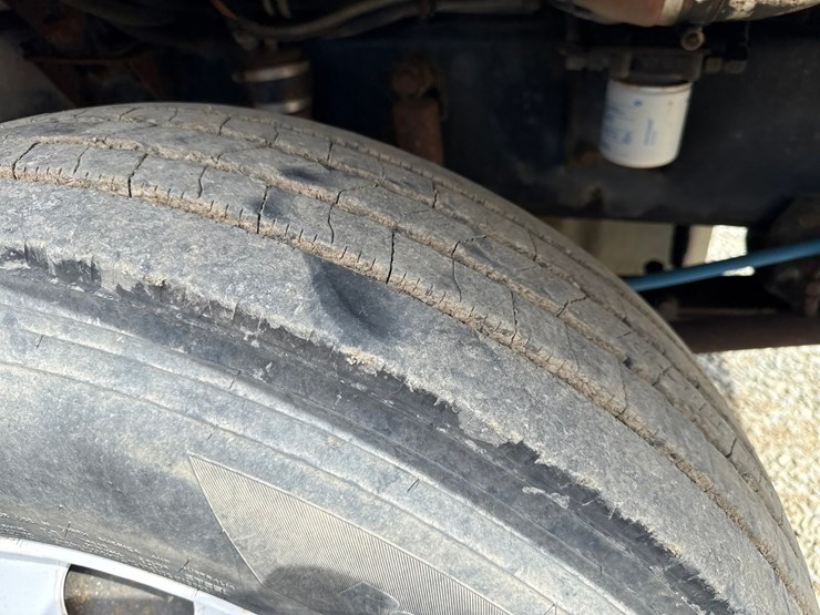 1990-massey-ferguson-8-image-87