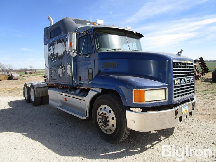 2001-mack-ch613-image-3