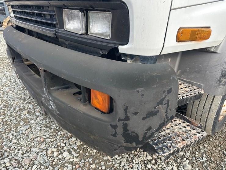 2000-gmc-t6500-image-14