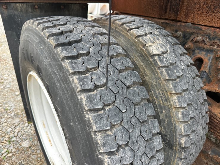 2007-international-7600-image-63