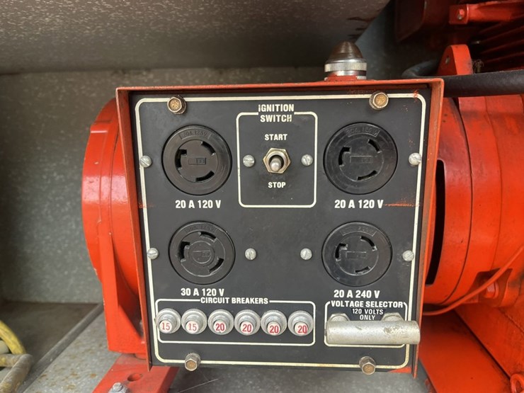 #1148-•-1980-gmc-v-8-fire-truck-image-20