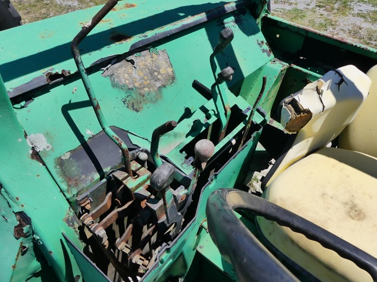 john-deere-3155-image-10