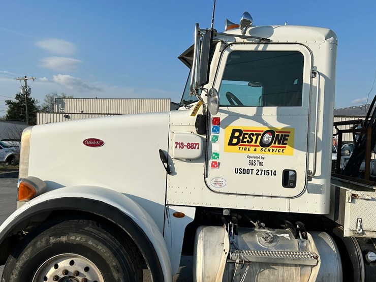 peterbilt-365-image-11