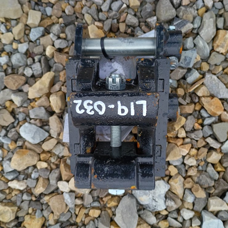 #L19-032 • TPM Quick Coupler Mini Excavator Attachment