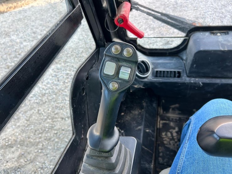 2018-jcb-270t-image-21