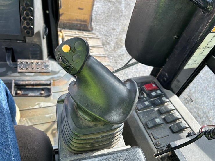 caterpillar-d5k-xl-image-26