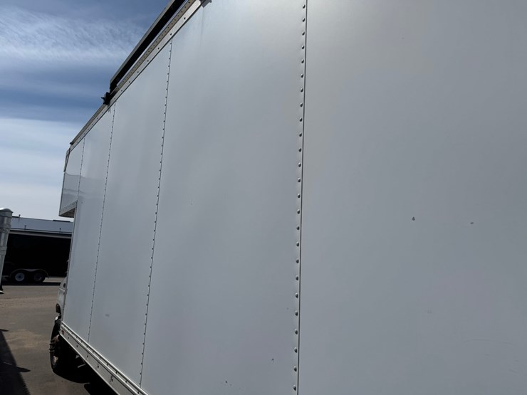 2010-ford-e350-image-24