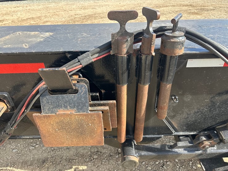 2010-massey-ferguson-8-image-63