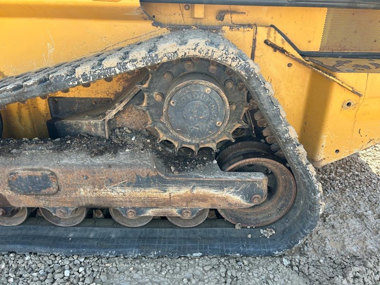 2018-deere-333g-image-19