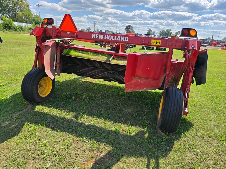 2022-new-holland-210-image-13