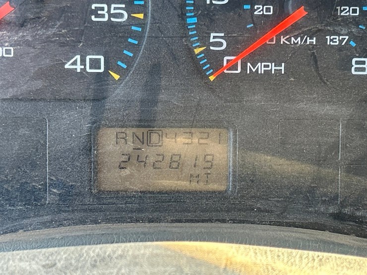 2006-international-7400-image-63