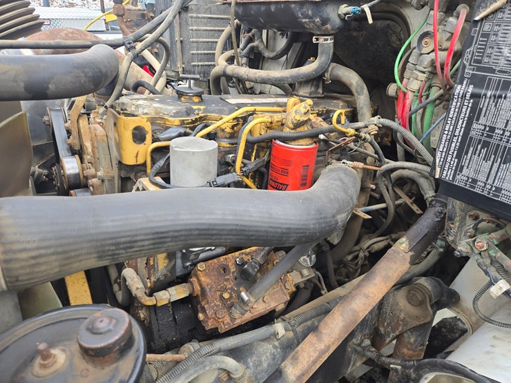 2001-massey-ferguson-8-image-47