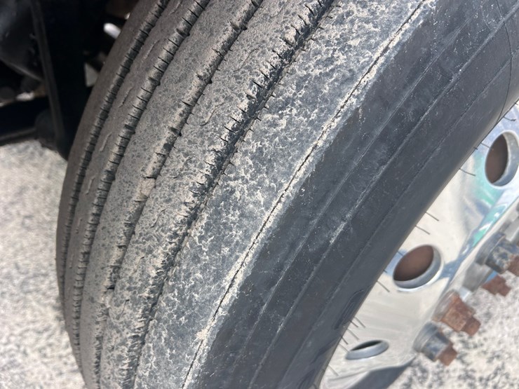 1998-peterbilt-379-image-81