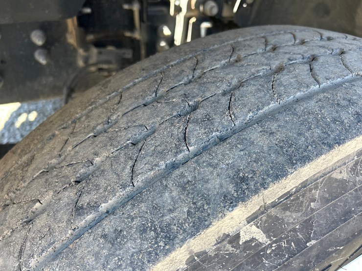 2023-ford-f750-image-60