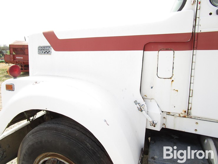 1977-white-road-boss-image-11