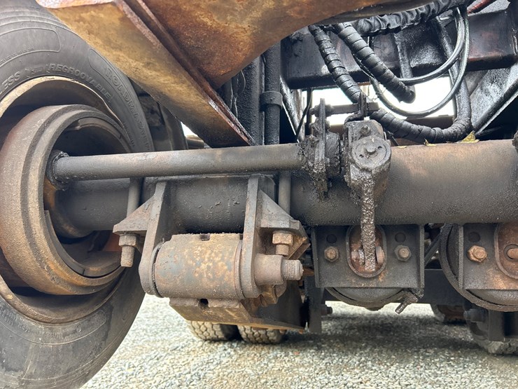 1999-mack-dm688s-image-38