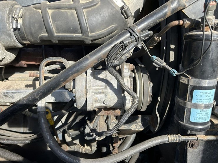 2003-massey-ferguson-8-image-47