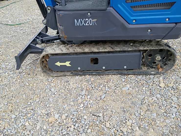 #24176-•-2025-agt-mx20r-mini-excavator-image-10