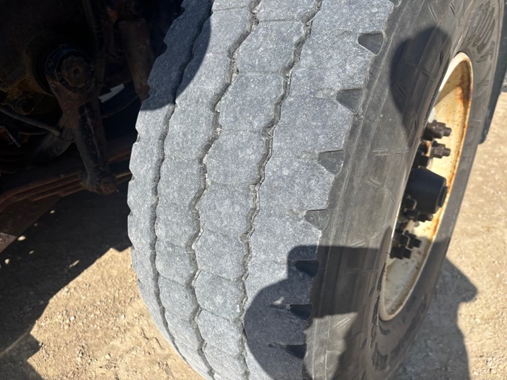 2006-international-7600-image-123