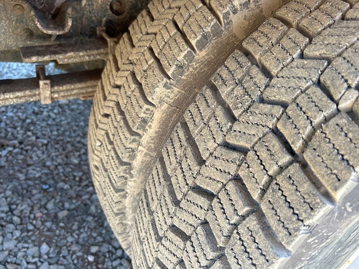 2005-isuzu-nqr-image-68