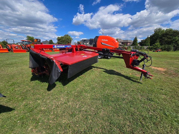 2022-new-holland-210-image-5