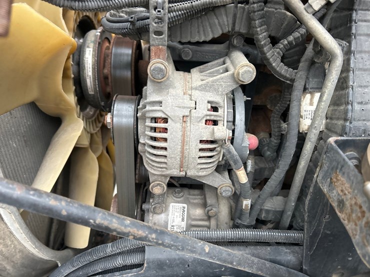 2016-kenworth-t680-image-45