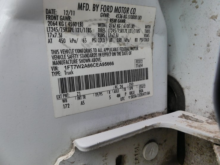 2012-ford-f250-xl-image-16