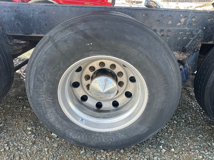 2012-international-7600-image-86