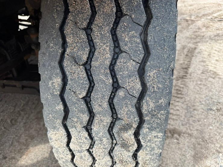 #2168-•-2001-sterling-4x2-snow-plow-truck-image-74