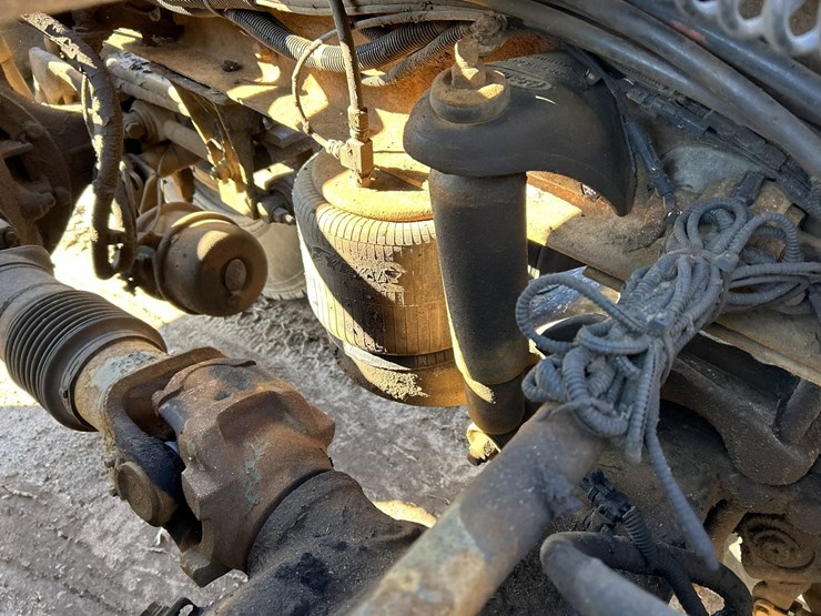 2005-peterbilt-379-image-25